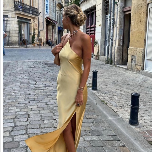 NWT Moonlight Black Open Back Silky Satin Slit Long Maxi Dress Medium - Picture 4 of 5